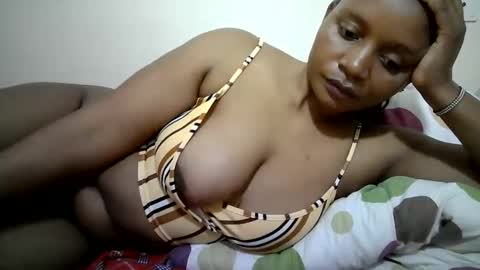 Snapshot of lovely_gee chatting on May 22, 11:54 pm sexylover online show from May 22, 11:54 pm