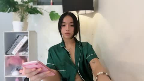 lovely_leah23 online show from June 11, 2:53 am