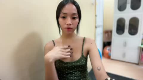 lovely_leah23 online show from July 2, 7:09 pm