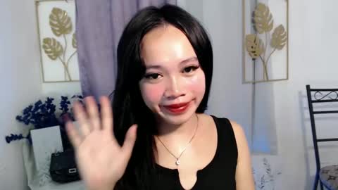 lovely_lianne online show from April 12, 2:27 am