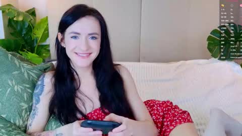 lovely_lo online show from February 20, 1:44 pm