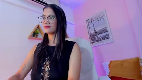 Snapshot of lovely_oliviaa chatting on July 8, 5:39 pm Olivia online show from July 8, 5:39 pm