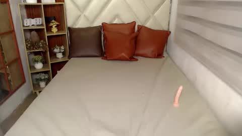 Snapshot of lovely_pearlx chatting on May 19, 2:45 pm online show from May 19, 2:45 pm