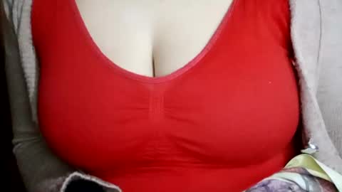 Snapshot of lovely_sweet_girl chatting on February 17, 3:47 am katrina follow me guys online show from February 17, 3:47 am