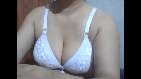 Snapshot of lovely_sweet_girl chatting on October 24, 1:57 am katrina follow me guys online show from October 24, 1:57 am