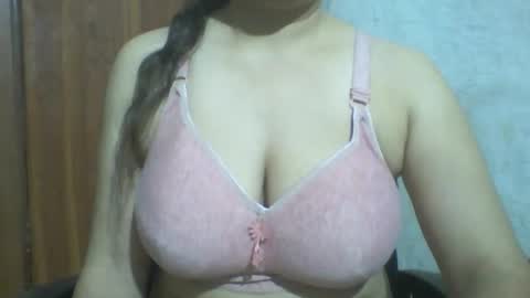 Snapshot of lovely_sweet_girl chatting on October 29, 3:20 am katrina follow me guys online show from October 29, 3:20 am