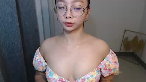 Snapshot of lovely_sweetiex chatting on November 15, 2:09 am call me Ann online show from November 15, 2:09 am