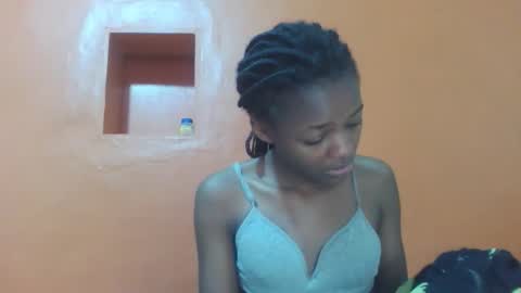 Lovely yvonne online show from October 18, 1:56 pm