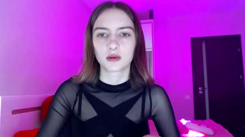 lovelybird69 online show from June 7, 12:09 pm