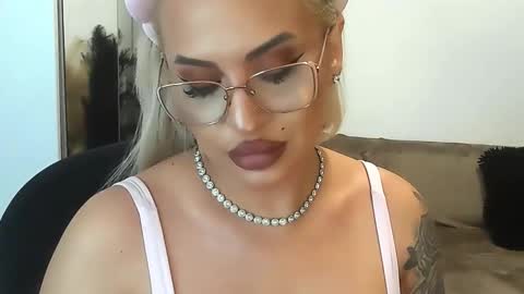 Snapshot of lovelyblondyxxx chatting on March 13, 12:06 am PrAllinXXXa online show from March 13, 12:06 am