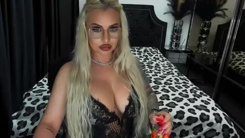 Snapshot of lovelyblondyxxx chatting on March 21, 11:30 pm PrAllinXXXa online show from March 21, 11:30 pm