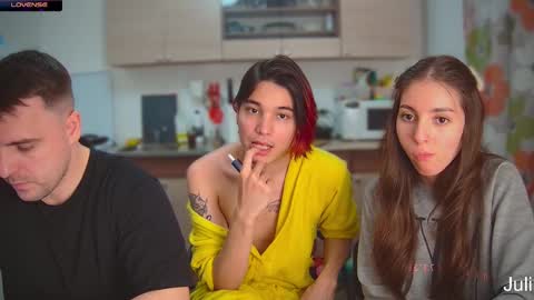 Snapshot of lovelydany3 chatting on December 11, 3:15 pm lovelydany3 online show from December 11, 3:15 pm