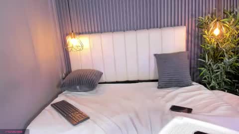 Lovely online show from January 16, 5:06 pm