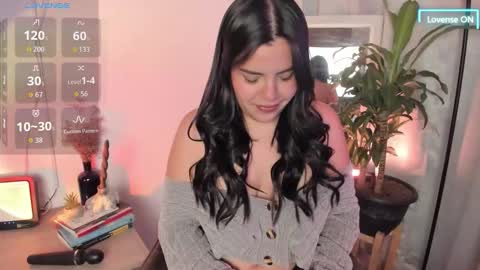 Snapshot of lovelygirl45 chatting on November 25, 2:11 am Valerie online show from November 25, 2:11 am