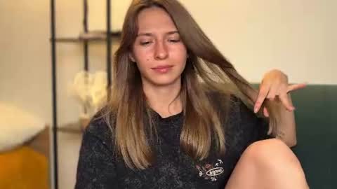 Kate only online show from June 18, 3:16 pm