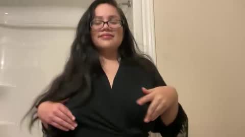 Snapshot of lovelykatiebabe chatting on November 12, 2:06 pm lovelykatiebabe online show from November 12, 2:06 pm