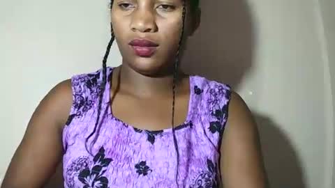 lovelylarra online show from May 3, 10:54 am