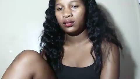 lovelylarra online show from June 5, 7:41 pm
