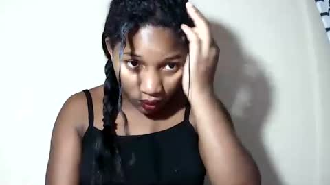 lovelylarra online show from June 9, 7:36 pm