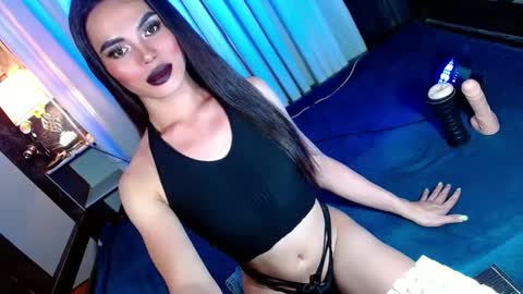 Snapshot of lovelymiss_shyna11 chatting on February 24, 2:26 pm lovelymiss_shyna11 online show from February 24, 2:26 pm