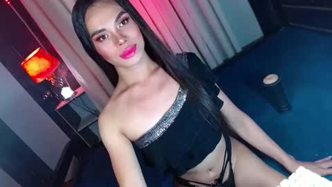 Snapshot of lovelymiss_shyna11 chatting on February 26, 8:15 am lovelymiss_shyna11 online show from February 26, 8:15 am