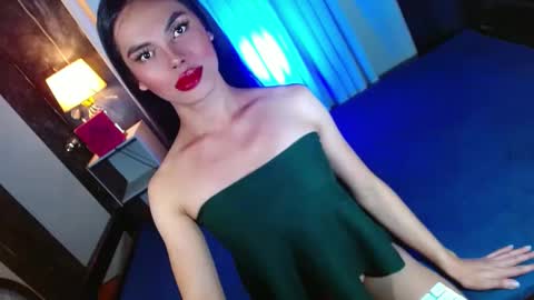 Snapshot of lovelymiss_shyna11 chatting on March 5, 4:45 am lovelymiss_shyna11 online show from March 5, 4:45 am