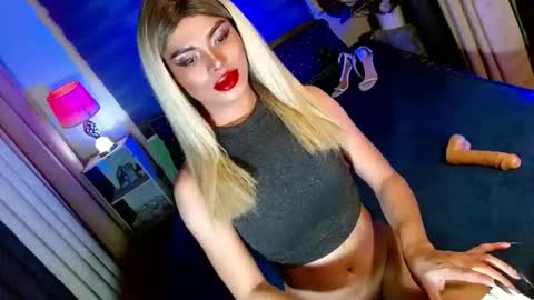 Snapshot of lovelymiss_shyna11 chatting on September 24, 9:18 pm lovelymiss_shyna11 online show from September 24, 9:18 pm