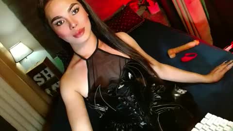 Snapshot of lovelymiss_shyna11 chatting on November 11, 9:42 am lovelymiss_shyna11 online show from November 11, 9:42 am