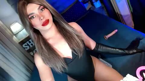 lovelymiss_shyna11 online show from January 6, 10:30 am