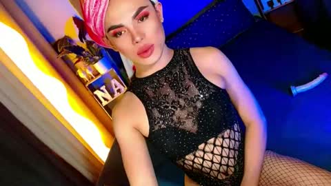 Snapshot of lovelymiss_shyna11 chatting on June 15, 4:42 pm lovelymiss_shyna11 online show from June 15, 4:42 pm