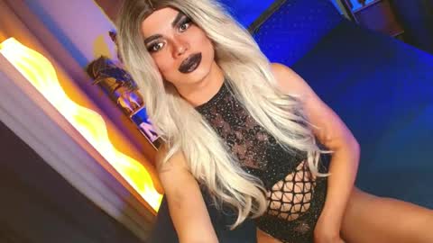 Snapshot of lovelymiss_shyna11 chatting on June 21, 12:35 am lovelymiss_shyna11 online show from June 21, 12:35 am