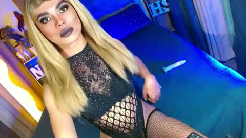 Snapshot of lovelymiss_shyna11 chatting on June 23, 7:56 pm lovelymiss_shyna11 online show from June 23, 7:56 pm