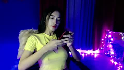 lovelypetite143 online show from March 21, 8:19 am