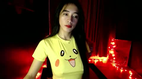 lovelypetite143 online show from April 6, 5:30 am