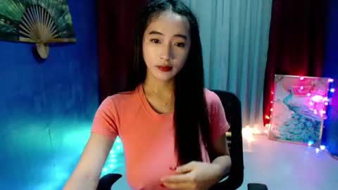 Snapshot of lovelypetite143 chatting on June 23, 7:01 pm lovelypetite143 online show from June 23, 7:01 pm