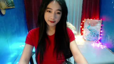 Snapshot of lovelypetite143 chatting on August 1, 8:24 am lovelypetite143 online show from August 1, 8:24 am