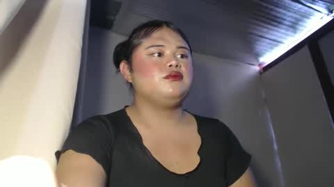 Snapshot of lovelypinaychubsx chatting on January 2, 7:12 am lovely online show from January 2, 7:12 am