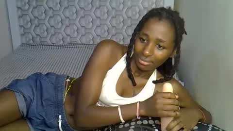 Snapshot of lovelytin chatting on October 24, 10:06 pm lovelytin online show from October 24, 10:06 pm