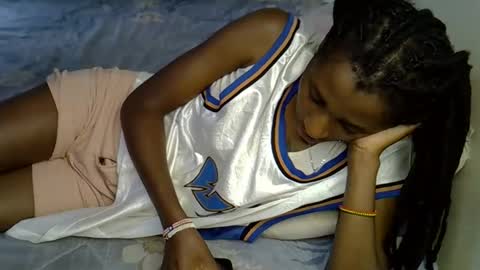 Snapshot of lovelytin chatting on November 10, 8:57 am lovelytin online show from November 10, 8:57 am