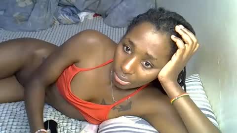 Snapshot of lovelytin chatting on November 13, 8:19 pm lovelytin online show from November 13, 8:19 pm