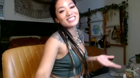 lovelyxmacii online show from September 16, 4:35 am