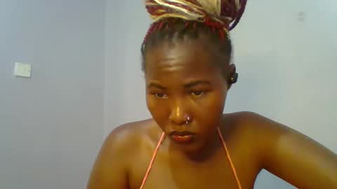 Snapshot of lovelyy_dreams chatting on May 7, 5:13 am Hanna online show from May 7, 5:13 am