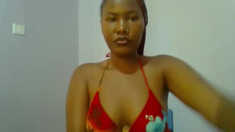 Snapshot of lovelyy_dreams chatting on May 19, 7:15 am Hanna online show from May 19, 7:15 am