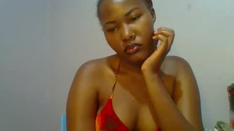 Snapshot of lovelyy_dreams chatting on May 21, 1:34 am Hanna online show from May 21, 1:34 am