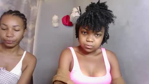 Snapshot of lovemarie08 chatting on April 8, 6:02 am lovemarie08 online show from April 8, 6:02 am