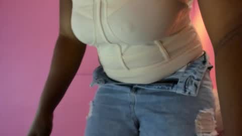 Snapshot of lovequeen02 chatting on November 27, 11:56 am L O V E online show from November 27, 11:56 am