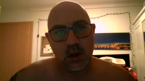 Snapshot of lover010983 chatting on January 10, 7:04 am lover010983 online show from January 10, 7:04 am