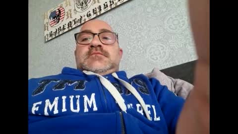 Snapshot of lover010983 chatting on January 15, 8:20 am lover010983 online show from January 15, 8:20 am