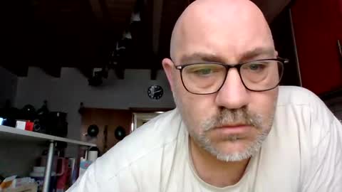 Snapshot of lover010983 chatting on February 20, 7:12 am lover010983 online show from February 20, 7:12 am