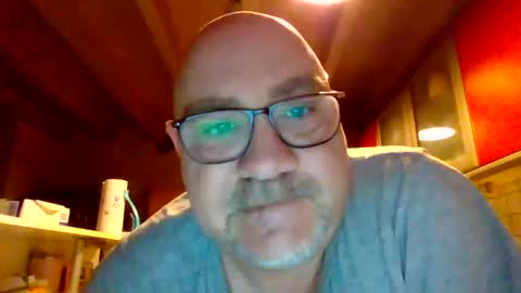 Snapshot of lover010983 chatting on March 10, 5:22 am lover010983 online show from March 10, 5:22 am